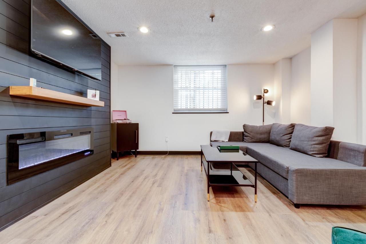 Entire Condo In Downtown Winston Kültér fotó
